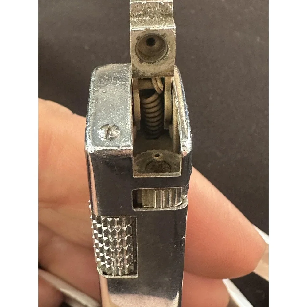 Vintage Zilon Lynx Silver Tone‎ Butane Lighter Slim Textured Diamond Pattern